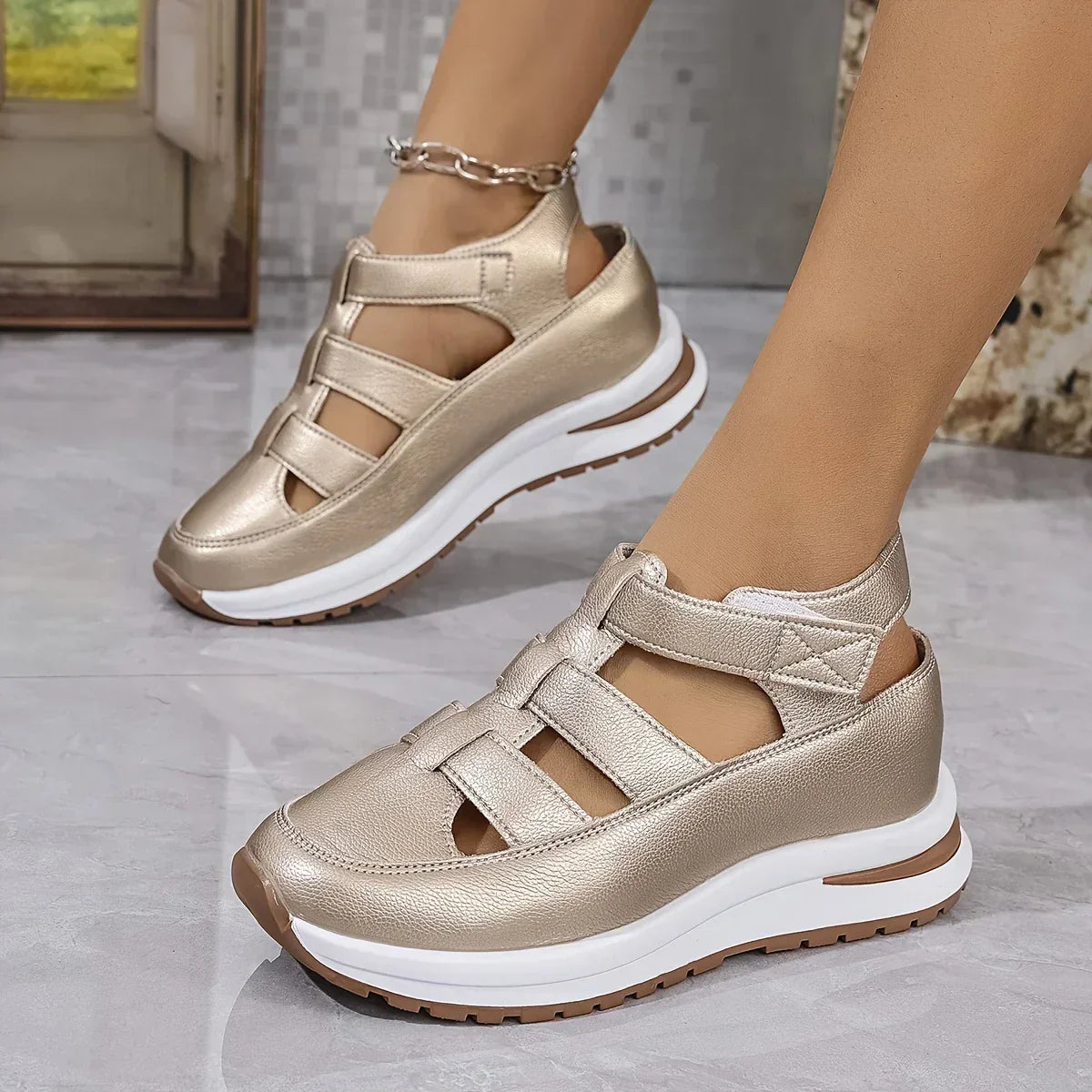 Velésia Women's Orthopedic Sandals