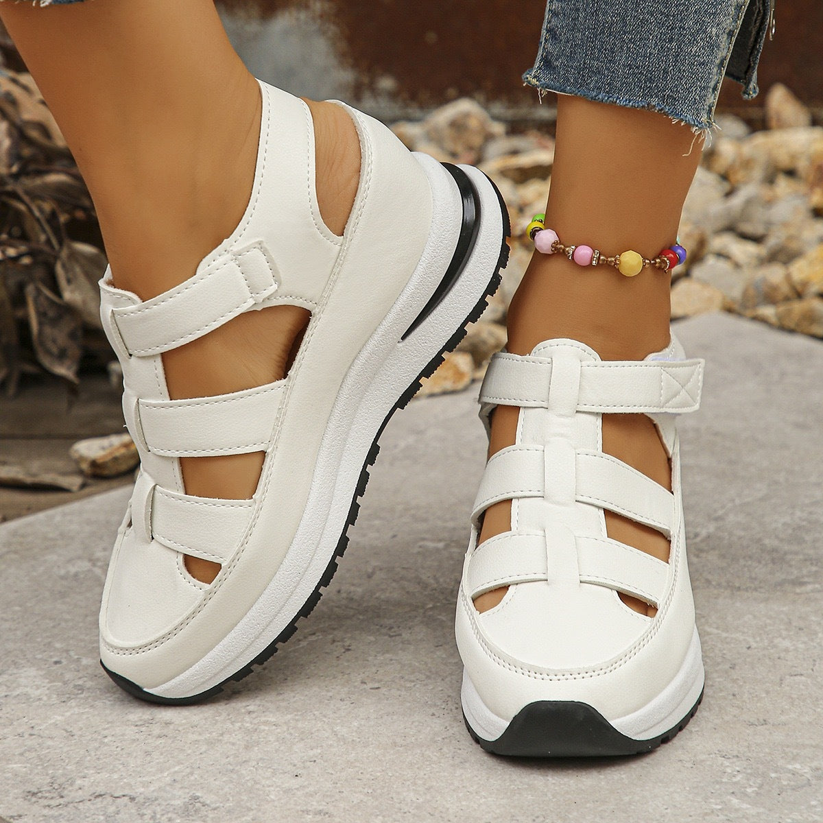 Velésia Women's Orthopedic Sandals