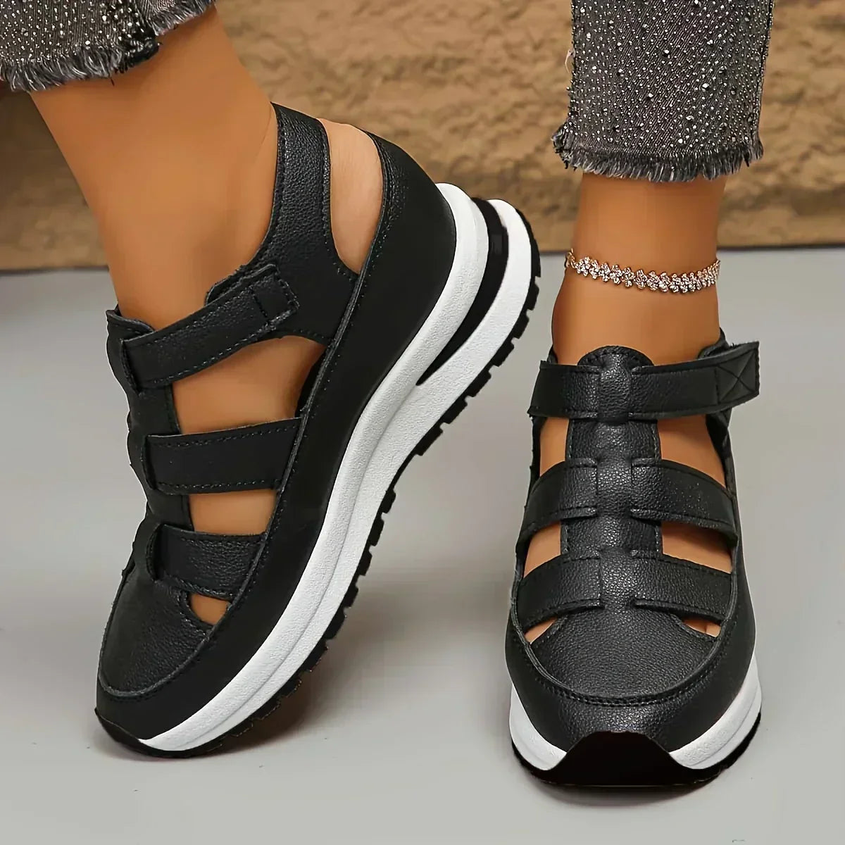 Velésia Women's Orthopedic Sandals