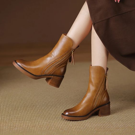 Kimo Women's Leather Ankle Boots