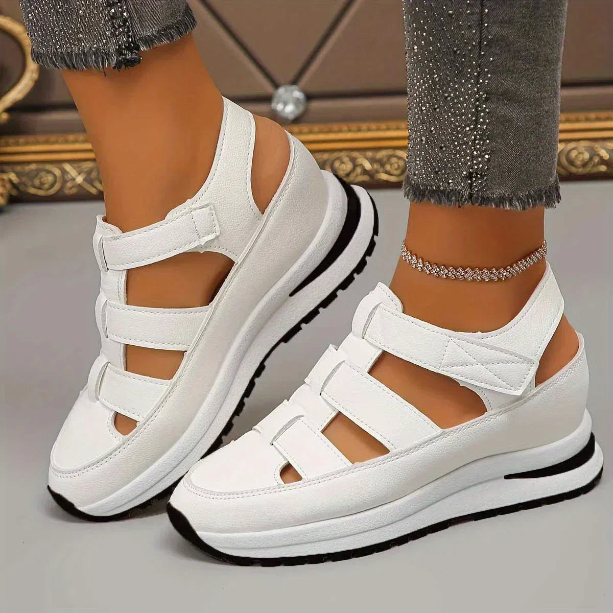Velésia Women's Orthopedic Sandals